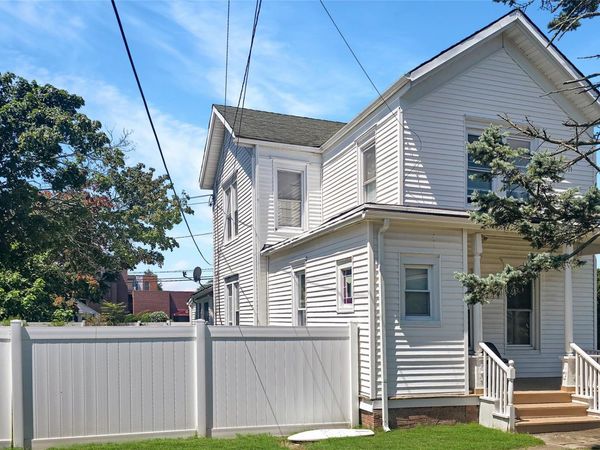 76 Oak Street , Patchogue, NY 11772