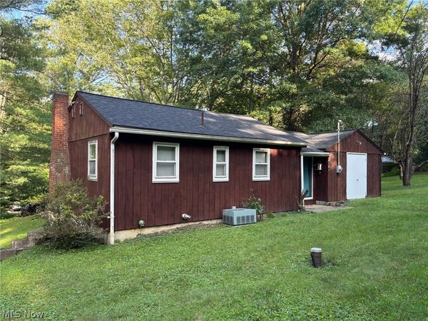 6158 Nichols Lane, Bowerston, OH 44695