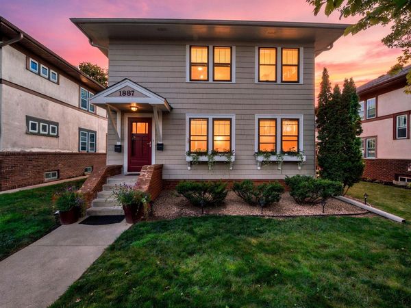 1887 Saint Clair Avenue , Saint Paul, MN 55105