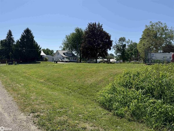 305 Spring Street, Hedrick, IA 52563
