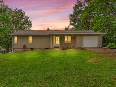 606 N HAZEL Street, GLENWOOD, IA 51534