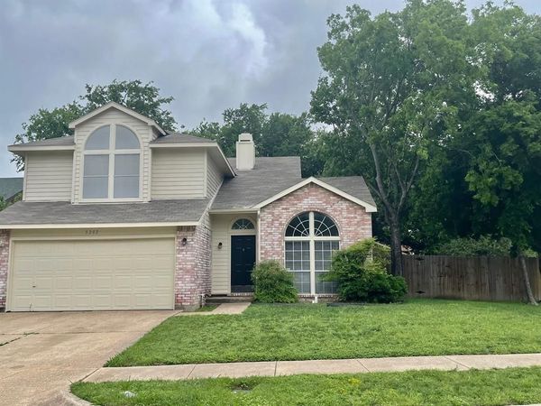 5202 Sherburne Drive , Arlington, TX 76018