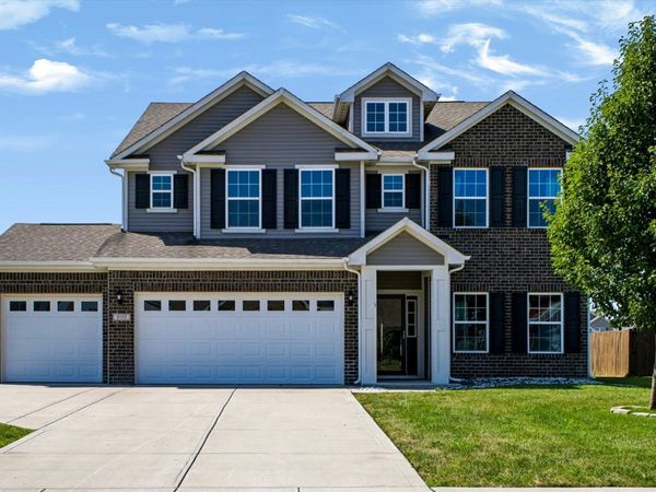 8153 Brookville Way, Avon, IN 46123