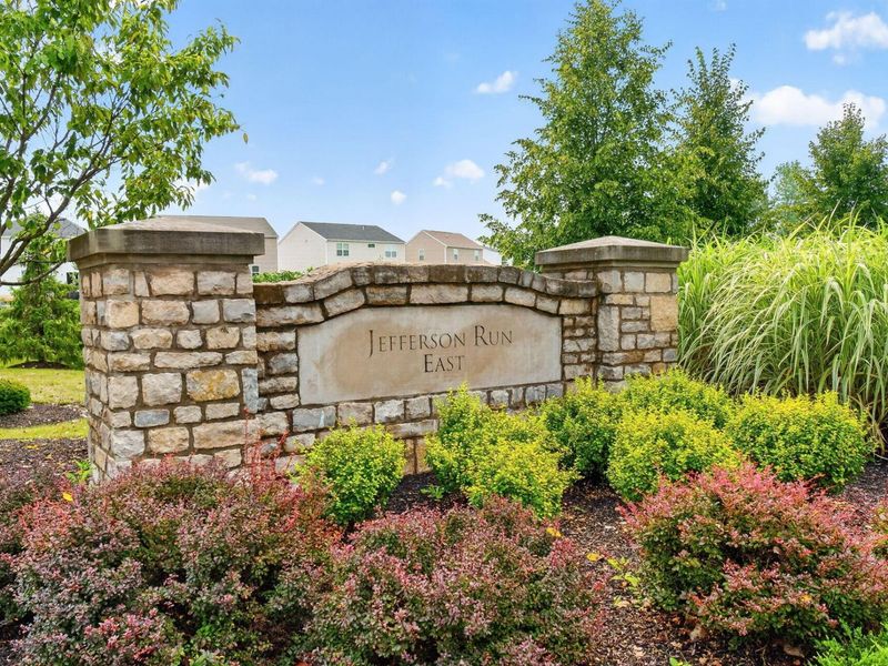 8645 Conestoga Valley Drive, Blacklick, OH 43004 Photo 2