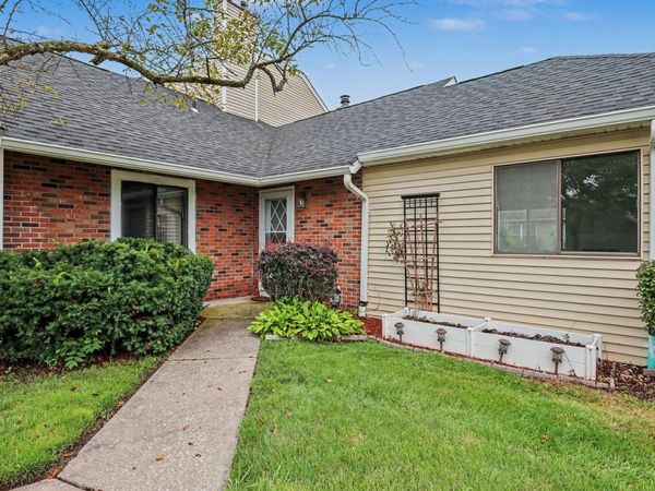 1100 Saratoga Lane , Unit 1100, Chesterton, IN 46304