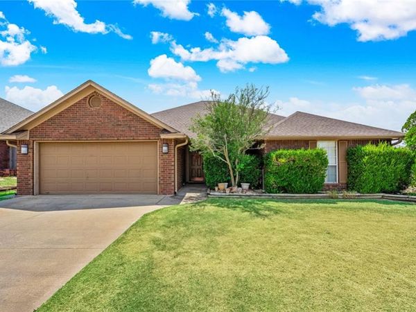 401 SE Lancelot Lane, Lawton, OK 73501
