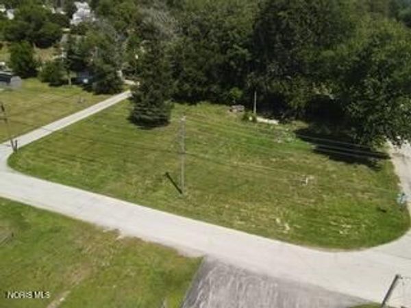 102 Palmer Street , Fostoria, OH 44830