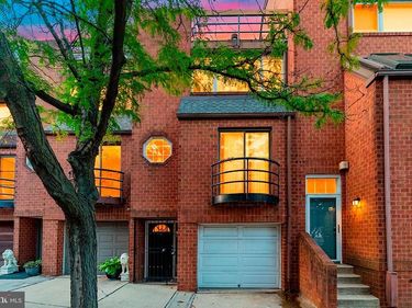 1 QUEEN, Unit 10, PHILADELPHIA, PA 19147