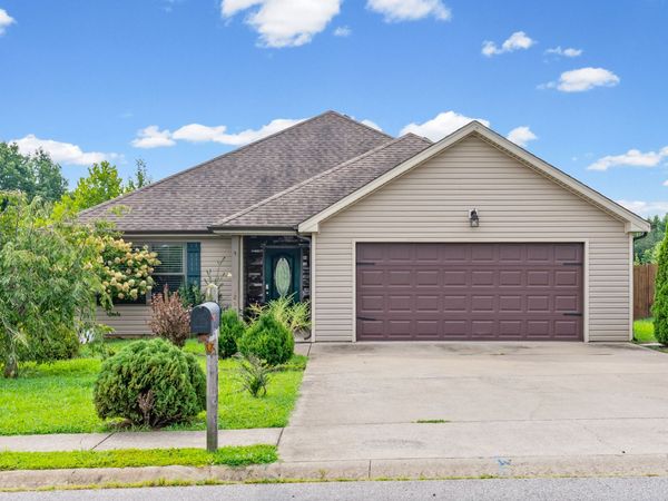 1292 Freedom Dr , Clarksville, TN 37042