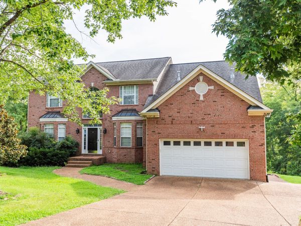 814 Lynn Dr , Goodlettsville, TN 37072