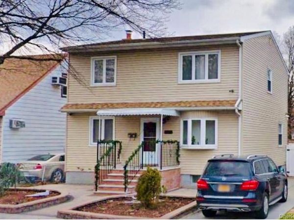 164-31 Underhill Avenue , Fresh Meadows, NY 11365