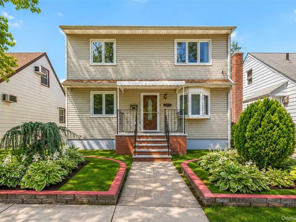 164-31 Underhill Avenue , Fresh Meadows, NY 11365