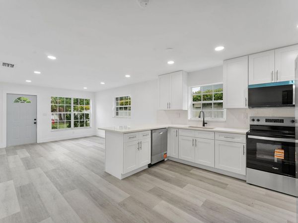 441 NW 2ND Avenue, Deerfield Beach, FL 33441