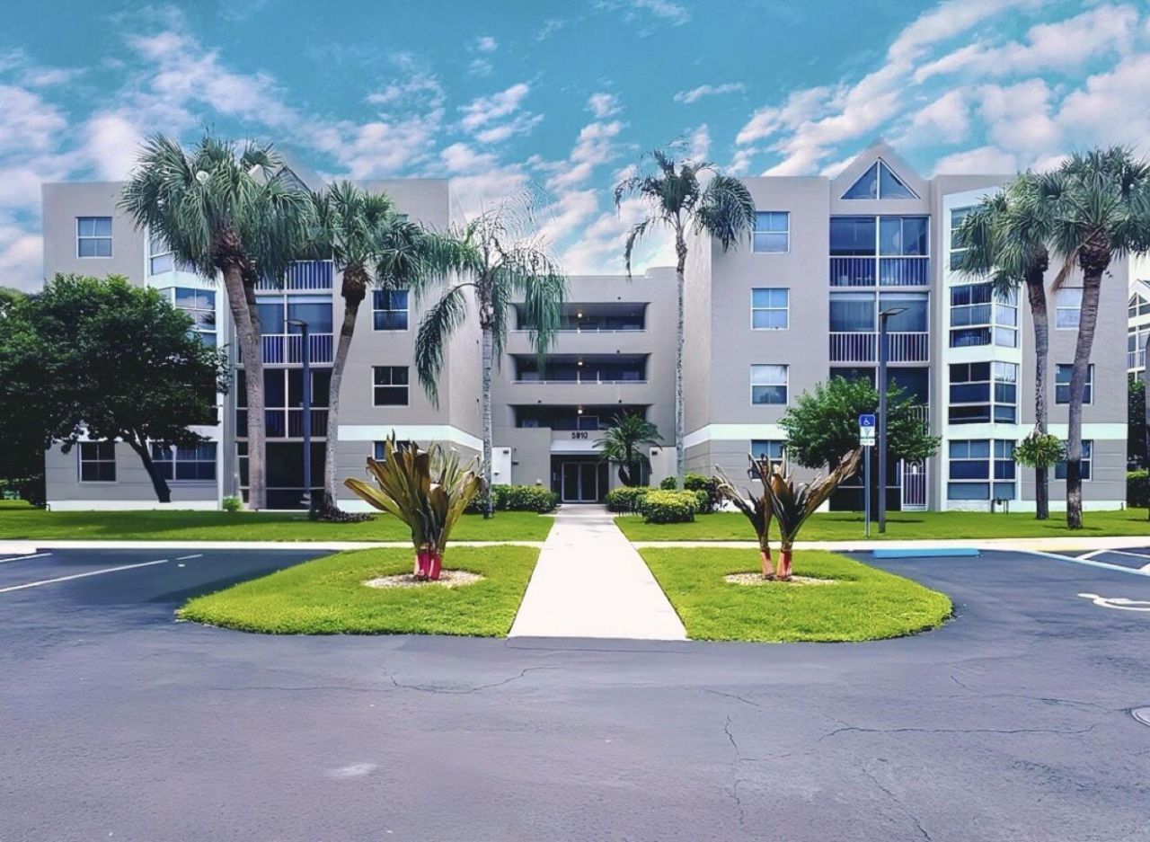 5910 Morningstar Circle, Unit 306, Delray Beach, FL 33484 Photo