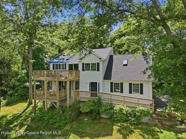 15 Meadow Drive, Red Hook, NY 12571