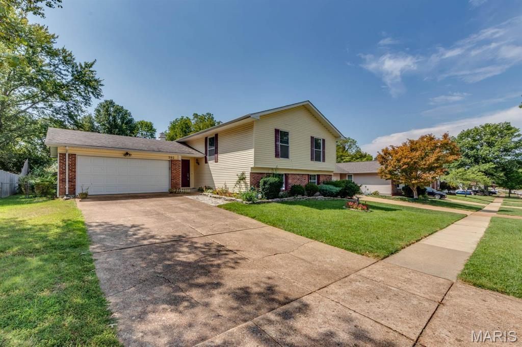 292 Brightfield Drive , Ballwin, MO 63021 Main Photo
