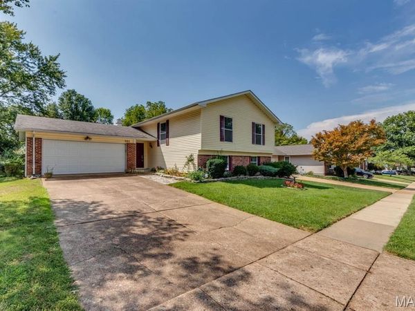 292 Brightfield Drive , Ballwin, MO 63021