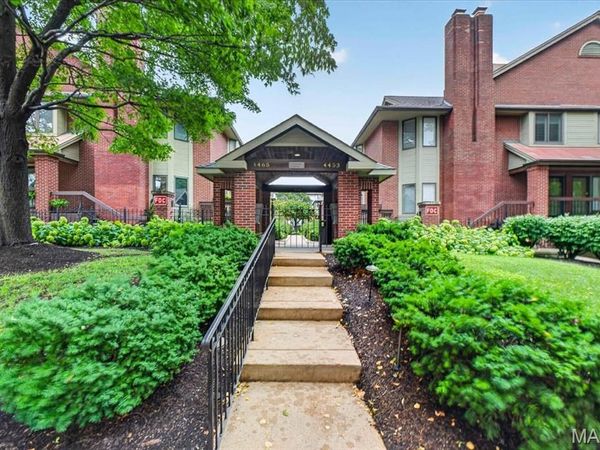 4465 W Pine Boulevard, Unit 19, St Louis, MO 63108