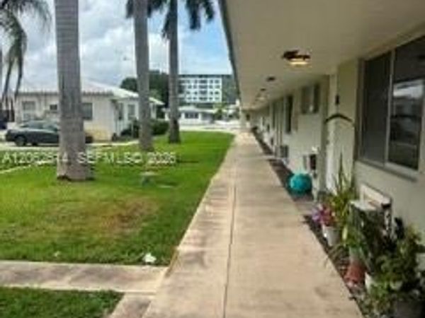 2222 Van Buren St , Unit 8, Hollywood, FL 33020