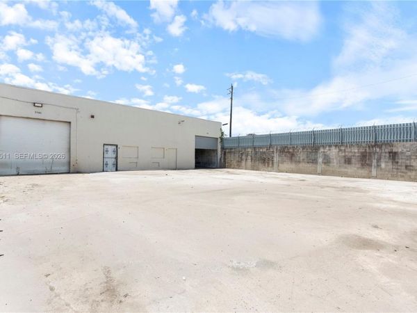 2341 Ali Baba Ave , Opa-Locka, FL 33054