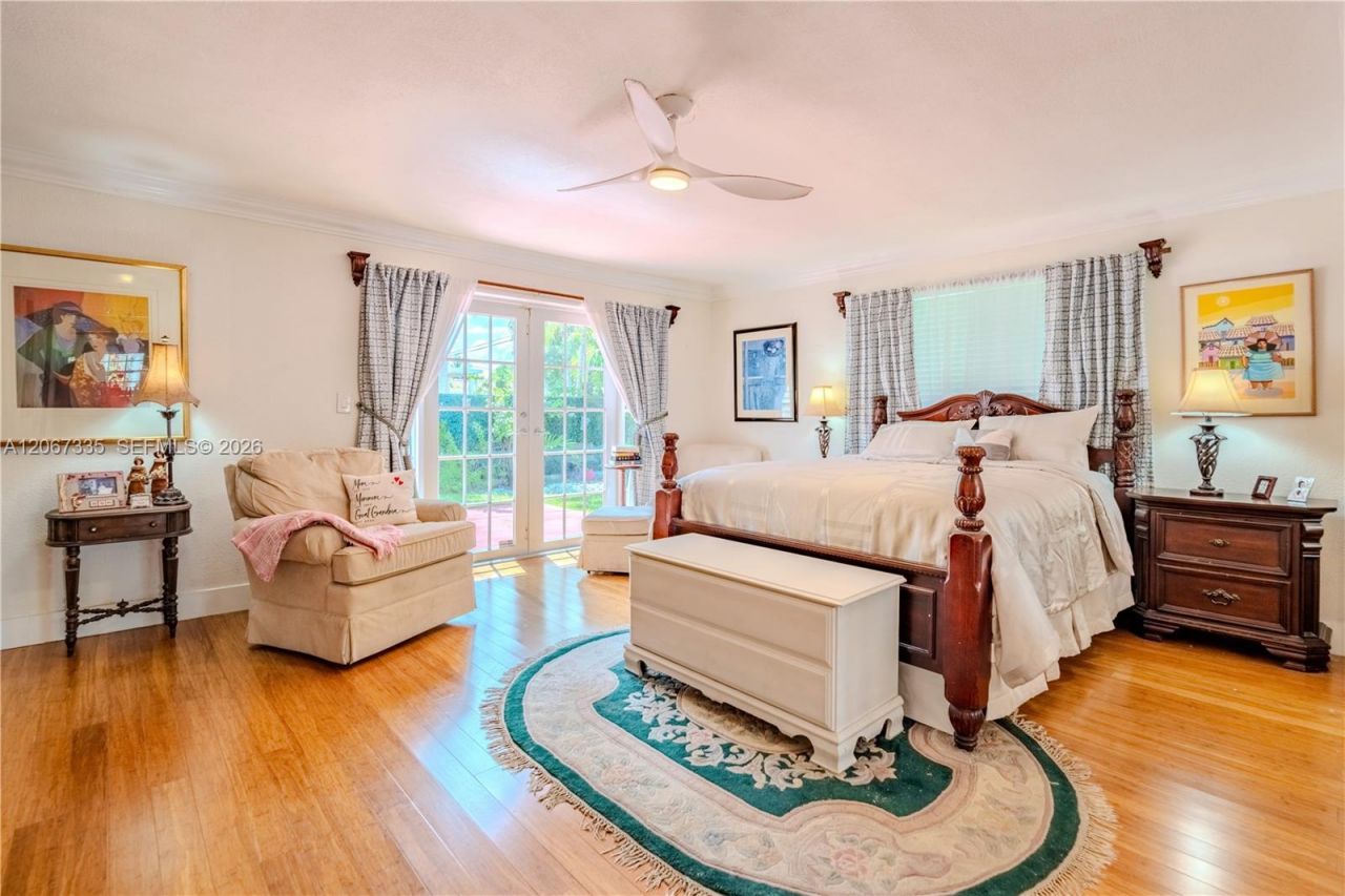 990 W 56th St, Hialeah, FL 33012 Photo