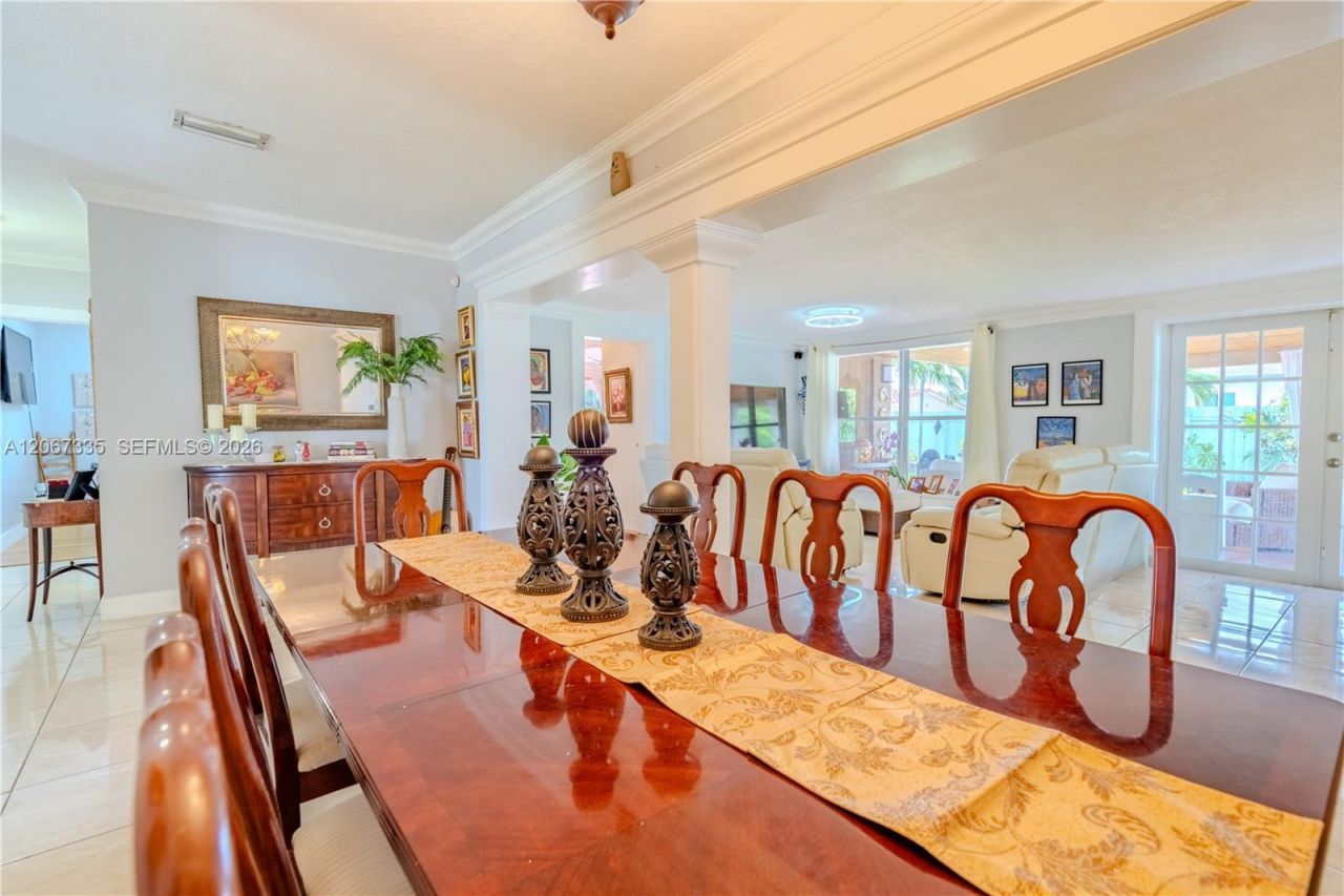 990 W 56th St, Hialeah, FL 33012 Photo
