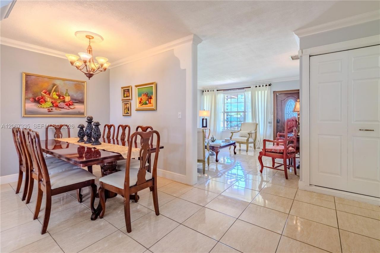 990 W 56th St, Hialeah, FL 33012 Photo