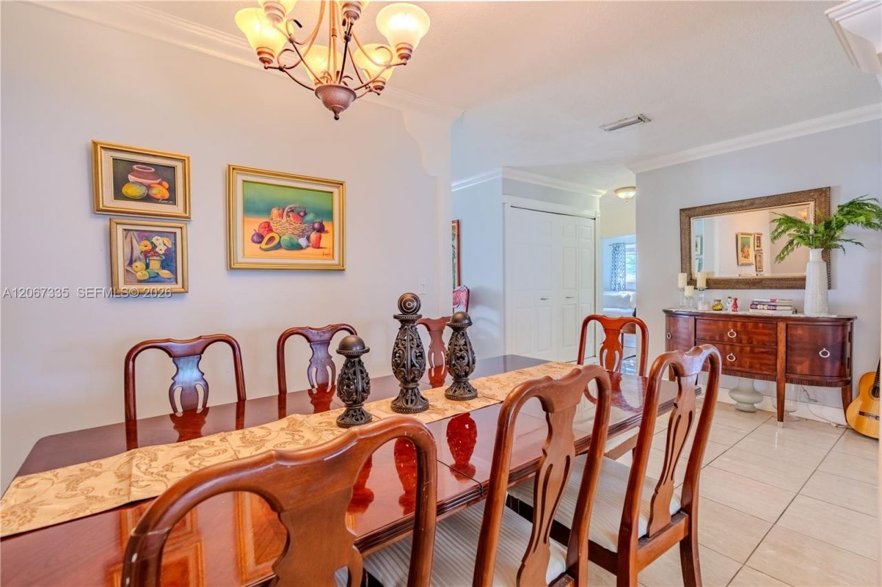 990 W 56th St, Hialeah, FL 33012 Photo