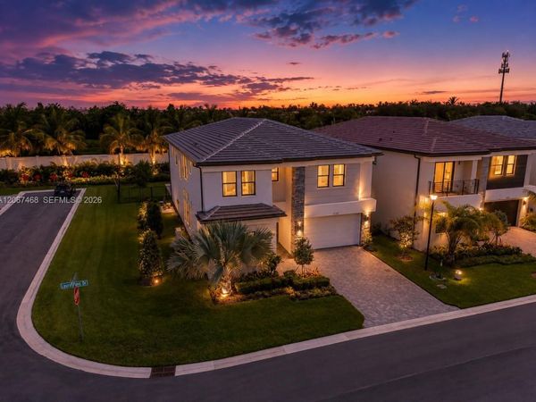 8151 Laurel Falls Dr , Boca Raton, FL 33496