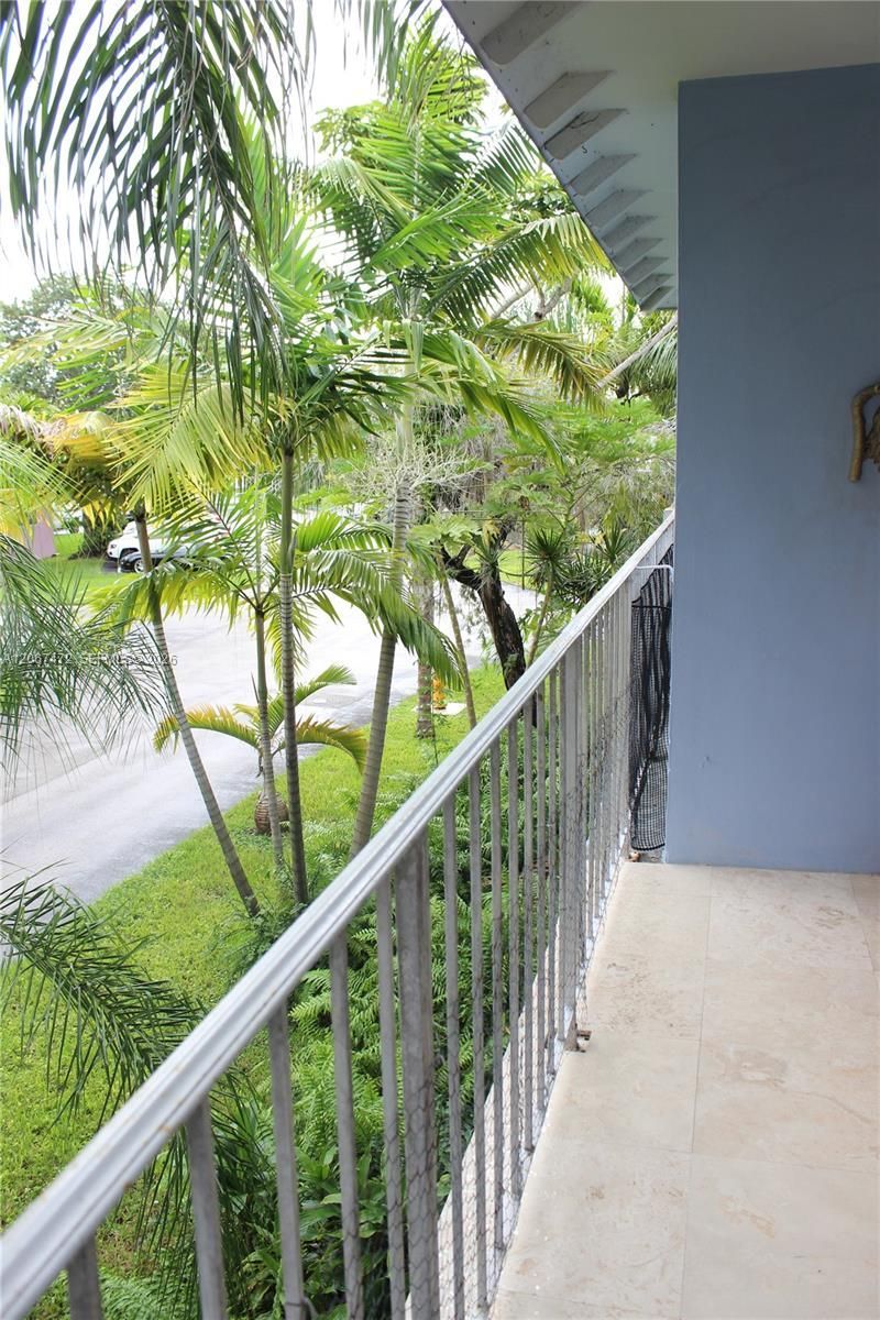 7550 SW 82nd St, Unit F204, Miami, FL 33143 Photo
