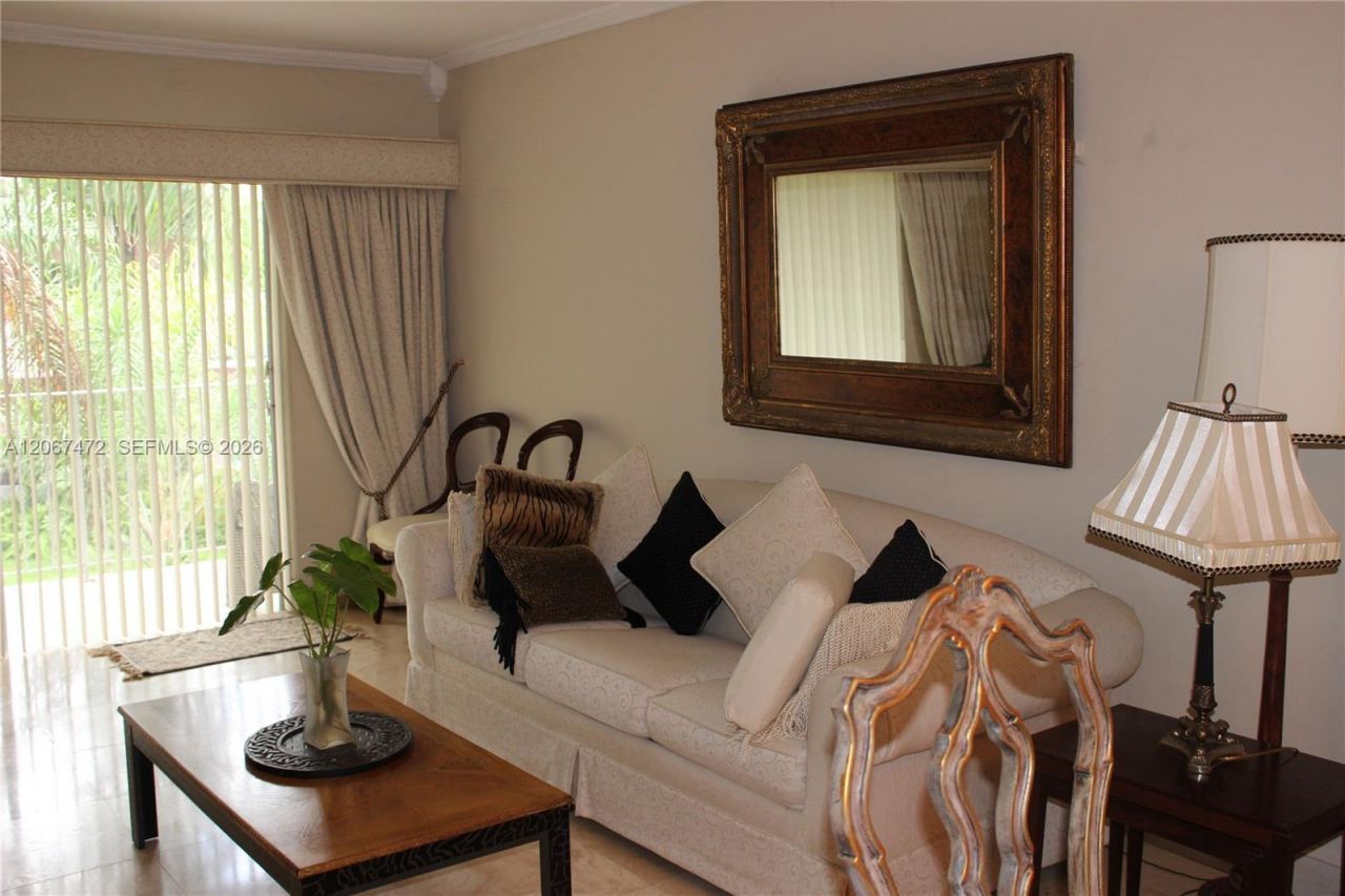 7550 SW 82nd St, Unit F204, Miami, FL 33143 Photo