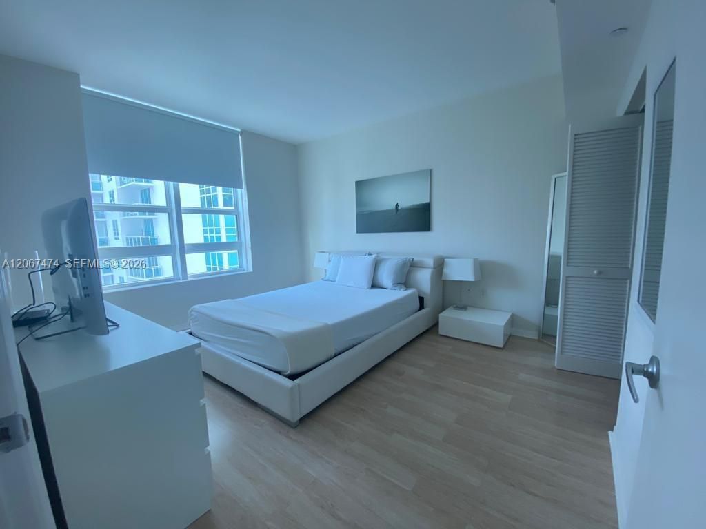 950 Brickell Bay Dr , Unit 1903, Miami, FL 33131 Photo