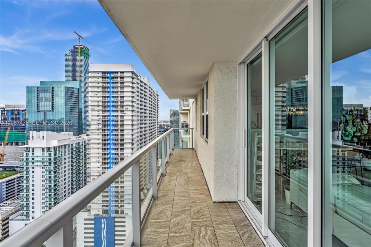 1155 Brickell Bay Dr, Unit 3211, Miami, FL 33131 Photo