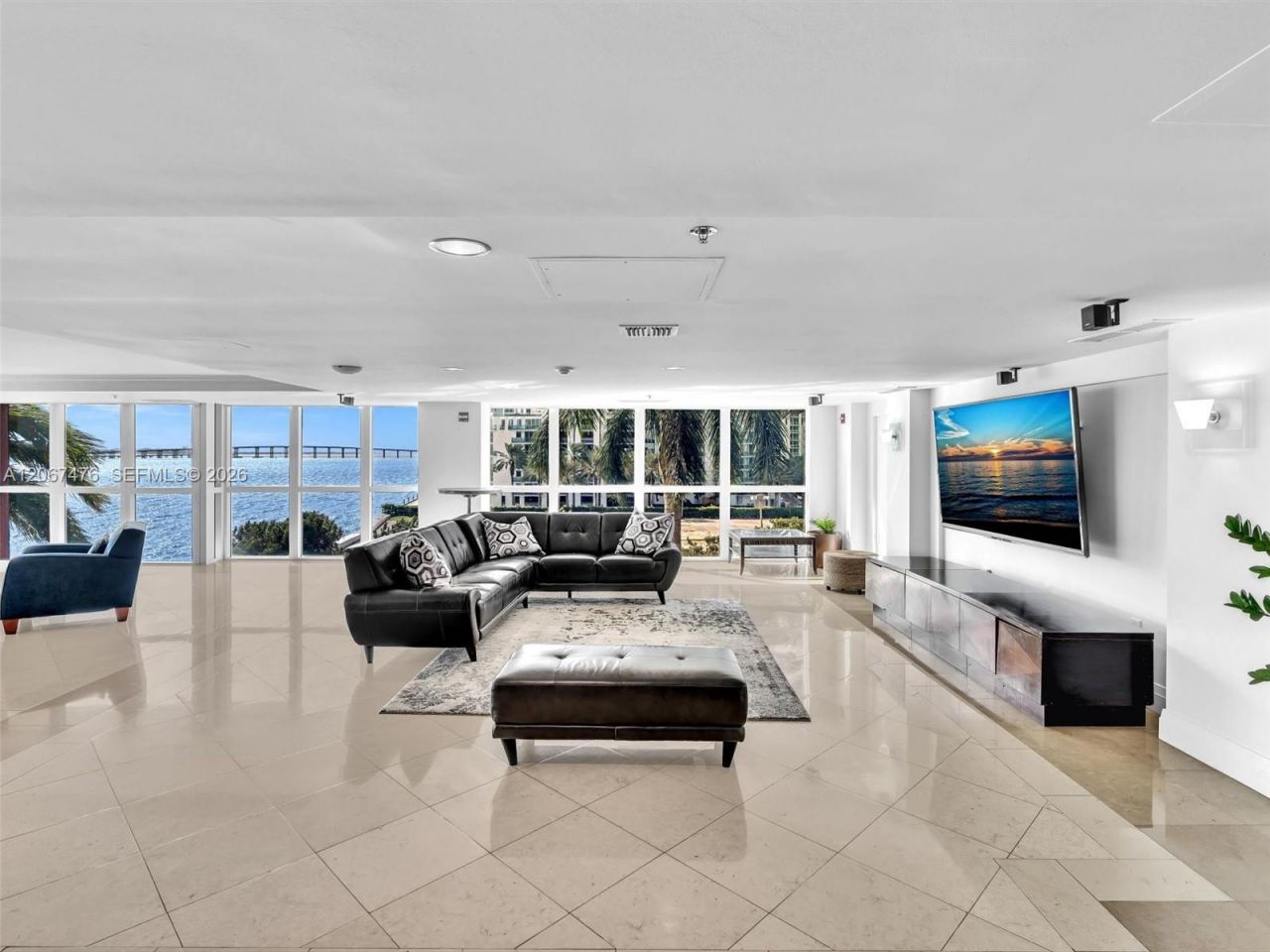 1155 Brickell Bay Dr, Unit 3211, Miami, FL 33131 Photo