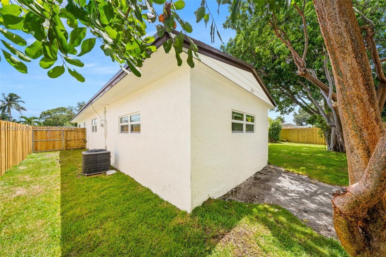 2819 Cleveland St, Hollywood, FL 33020 Photo