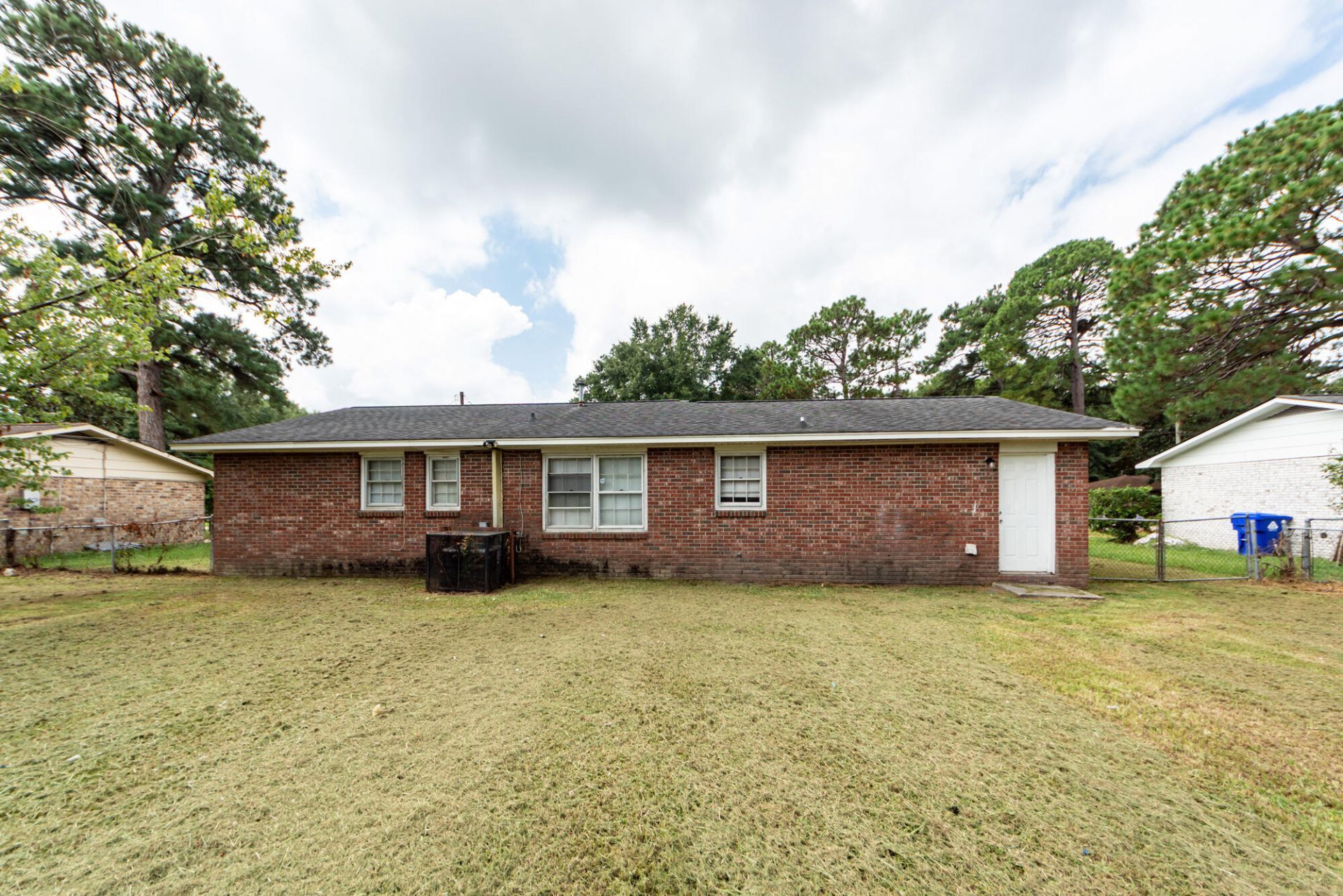4446 Farmwood Street Photo 17