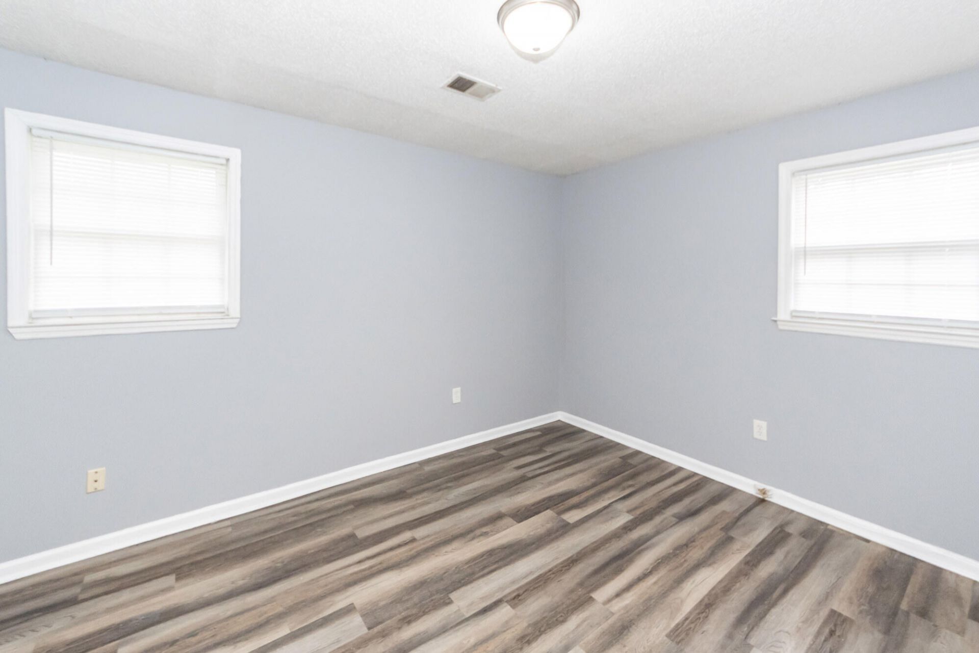 4446 Farmwood Street Photo 24