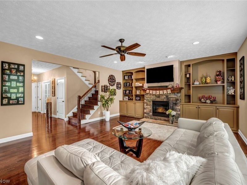 8006 Dovegate Circle, Mentor, OH 44060 Photo 13