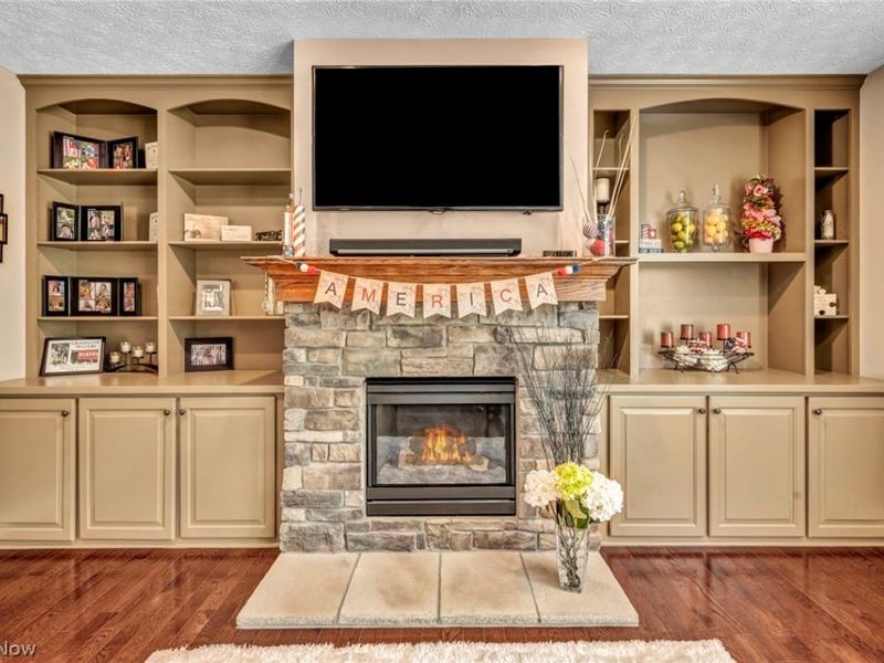 8006 Dovegate Circle, Mentor, OH 44060 Photo 14
