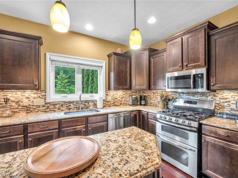 8006 Dovegate Circle, Mentor, OH 44060 Photo 23