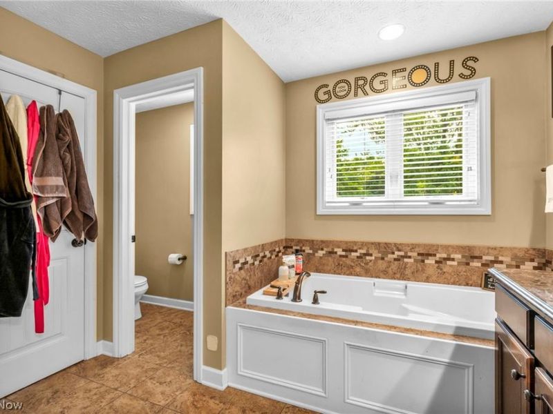 8006 Dovegate Circle, Mentor, OH 44060 Photo 26