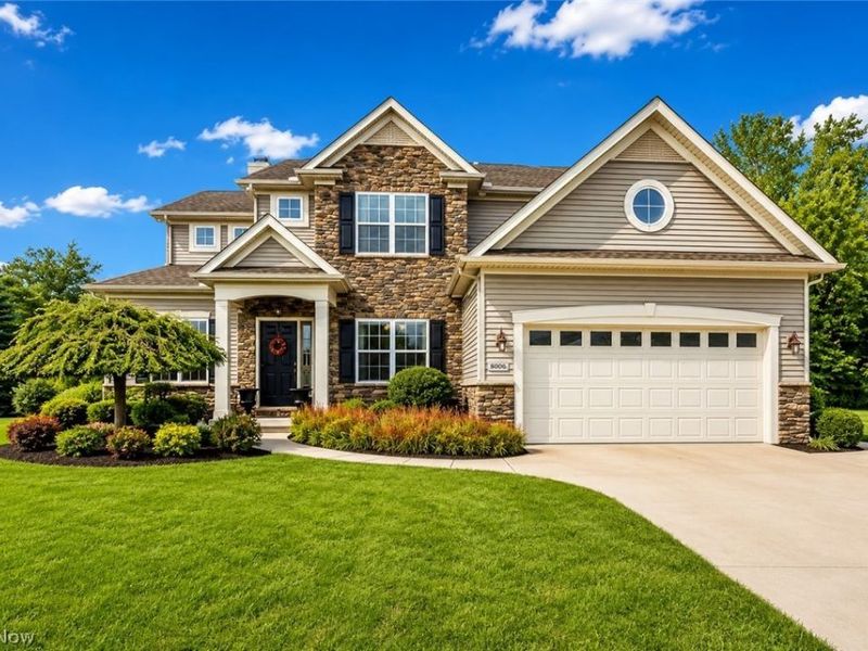 8006 Dovegate Circle, Mentor, OH 44060 Photo 3