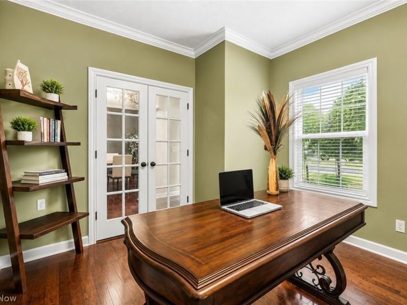 8006 Dovegate Circle, Mentor, OH 44060 Photo 8