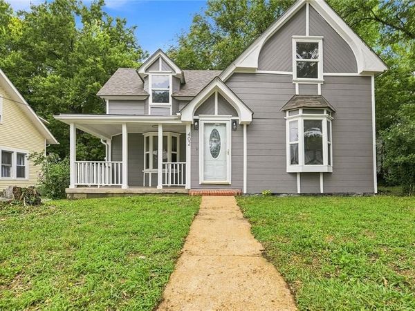 402 S Camden Street, Richmond, MO 64085
