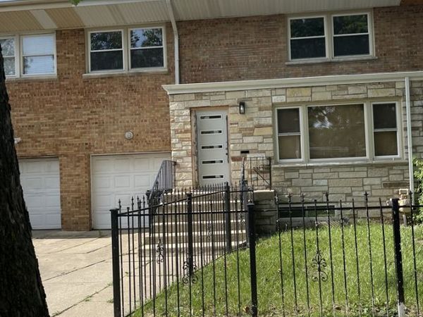 2646 E 77th Street , Chicago, IL 60649