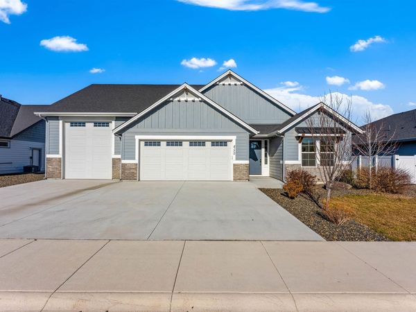 8170 Fountain Brook St, Middleton, ID 83644