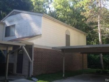 27153 Farmbrook Villa Drive, Southfield, Mi 48034