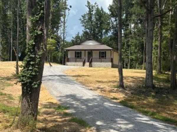 2305 charlie davis road , Goodspring, TN 38460