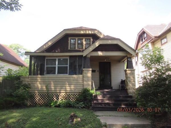 3711 N Dr William Finlayson STREET, Milwaukee, WI 53212