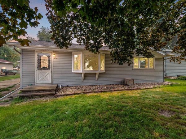 296 S WASHINGTON STREET, Berlin, WI 54923